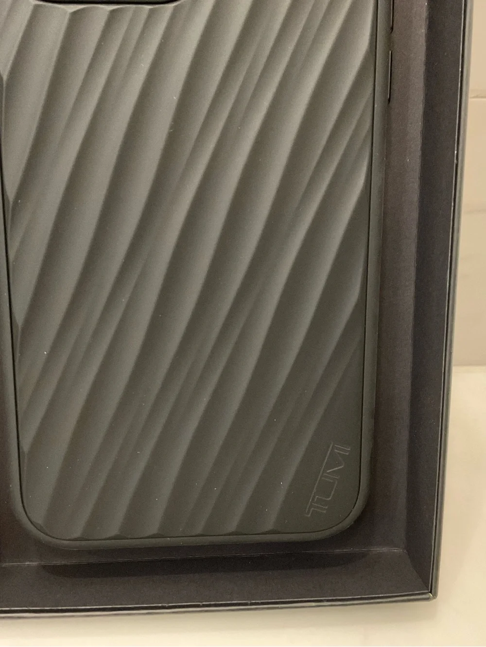 NIB Tumi 19 Degree POLYCARBONATE Apple iPhone 15 Pro MAX Phone Case - BLACK